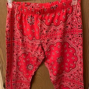 No Boundaries Pants & Jumpsuits - NO BOUNDARIES BANDANA CAPRIS No Boundaries Pants & Jumpsuits - NO BOUNDARIES BANDANA CAPRIS